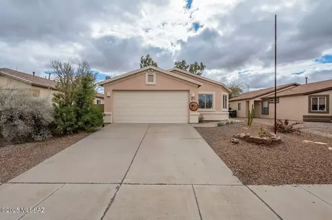 7695 S Meadow Spring Way, Tucson, AZ 85747