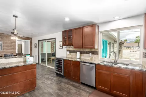 Kitchen - 5251 E 4th St, Tucson, AZ 85711 photo 3 of 3