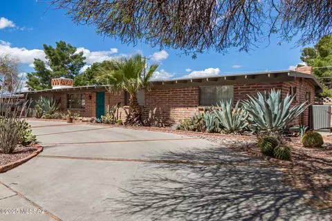 Exterior - 5251 E 4th St, Tucson, AZ 85711 photo 5 of 11