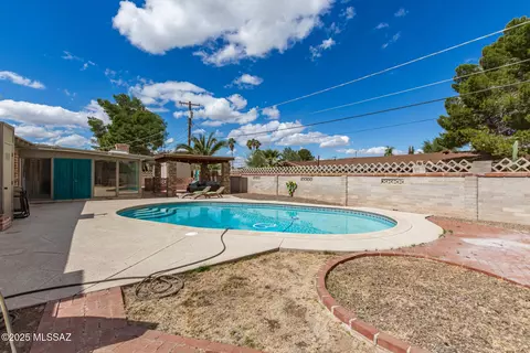 Exterior - 5251 E 4th St, Tucson, AZ 85711 photo 9 of 11