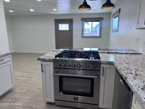 Kitchen - 553 E 6th St, Benson, AZ 85602 photo 6 of 8