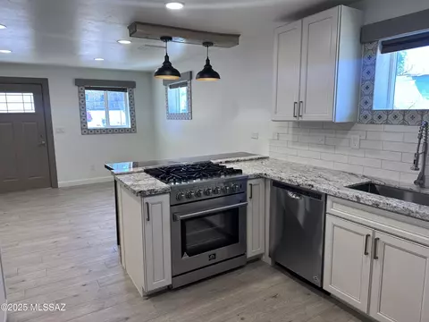 Kitchen - 553 E 6th St, Benson, AZ 85602 photo 7 of 8