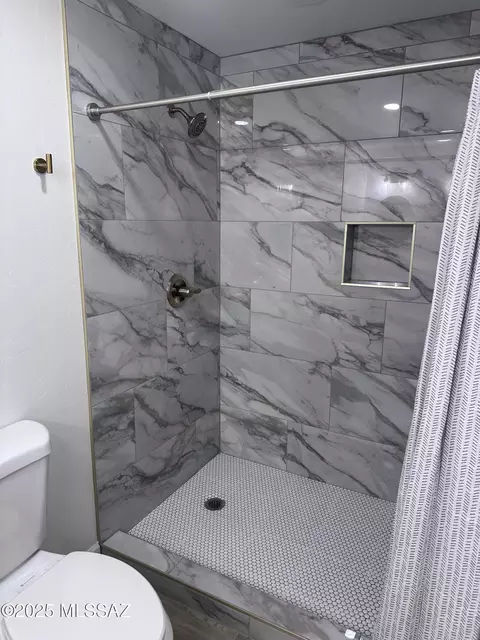 Bath - 553 E 6th St, Benson, AZ 85602 photo 5 of 5