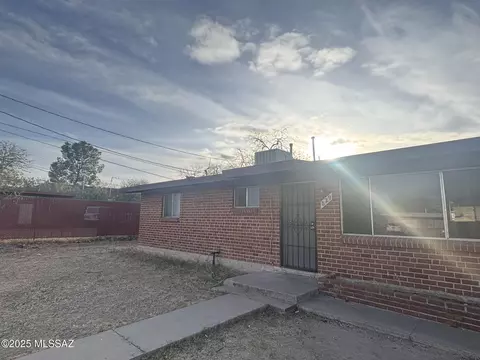 829 N Catalina Ave, Tucson, AZ 85711