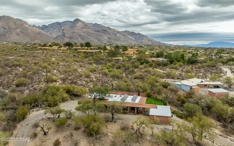 7320 N Village Ave, Tucson, AZ 85704