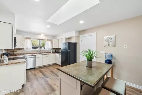 Kitchen - 7812 E Pima St, Tucson, AZ 85715 photo 1 of 5