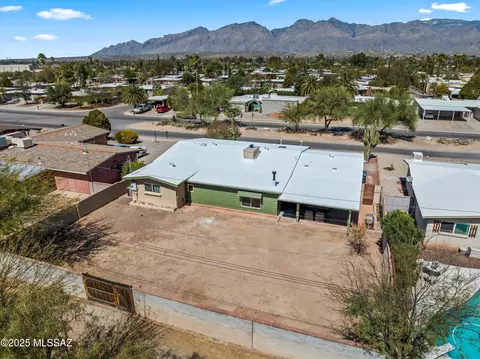 View/Area - 7812 E Pima St, Tucson, AZ 85715 photo 4 of 5