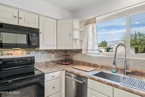 Kitchen - 7812 E Pima St, Tucson, AZ 85715 photo 5 of 5