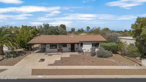 105 El Valle, Green Valley, AZ 85614