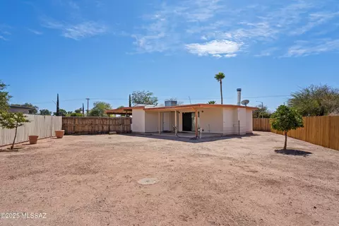 Exterior - 7205 E Stella Rd, Tucson, AZ 85730 photo 2 of 4