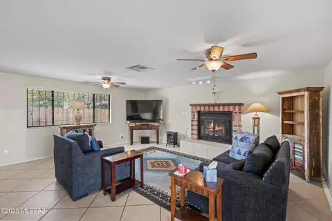 Living - 7205 E Stella Rd, Tucson, AZ 85730 photo 2 of 3