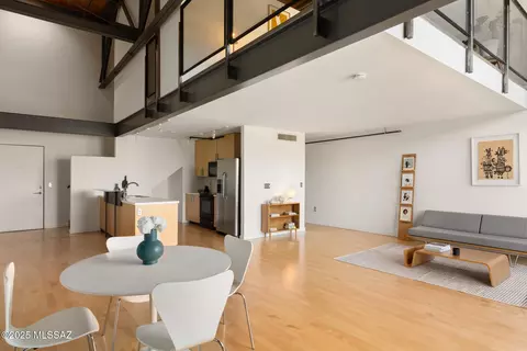 1001 E 17th St #214, Tucson, AZ 85719
