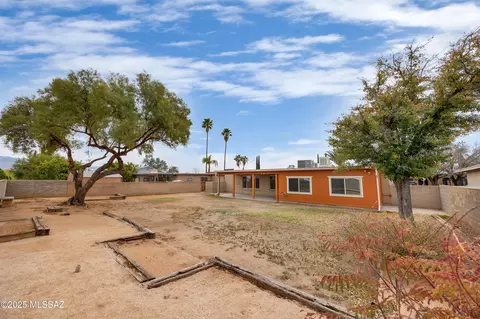 Exterior - 7731 E David Dr, Tucson, AZ 85730 photo 4 of 5