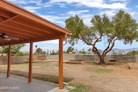 Exterior - 7731 E David Dr, Tucson, AZ 85730 photo 2 of 5