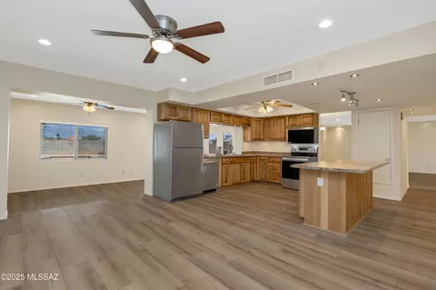 Kitchen - 7731 E David Dr, Tucson, AZ 85730 photo 3 of 4