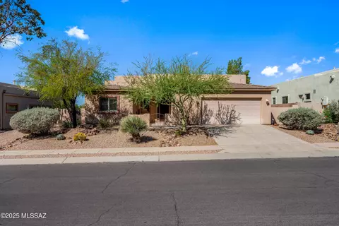 13225 N Booming Dr, Oro Valley, AZ 85755