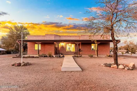 7464 W Illinois St, Tucson, AZ 85735