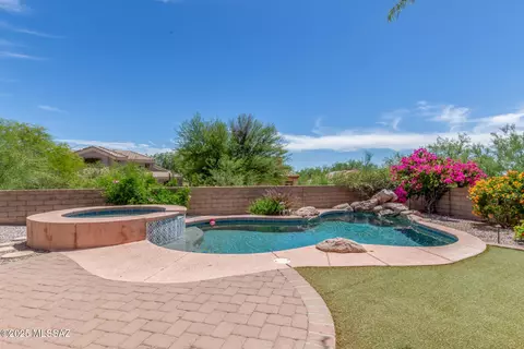 9790 E Spring Ridge Pl, Tucson, AZ 85749