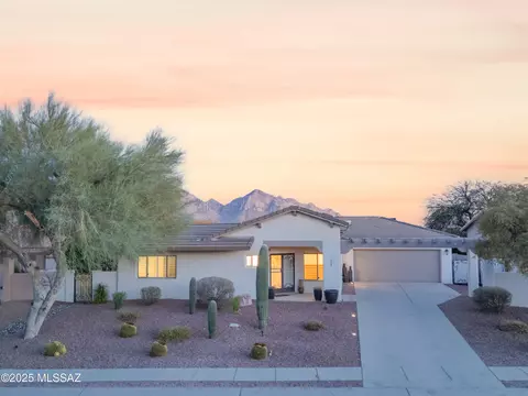 449 W Sunview Dr, Oro Valley, AZ 85755