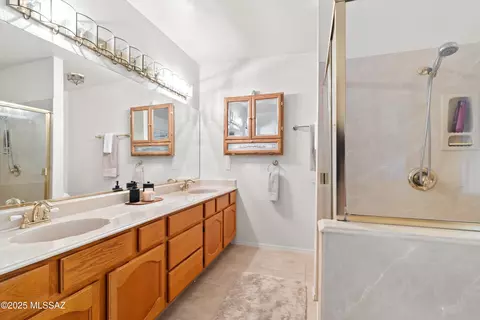 Bath - 8240 E Oneida Pl, Tucson, AZ 85715 photo 1 of 3