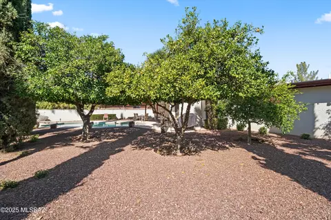 Exterior - 8240 E Oneida Pl, Tucson, AZ 85715 photo 4 of 5