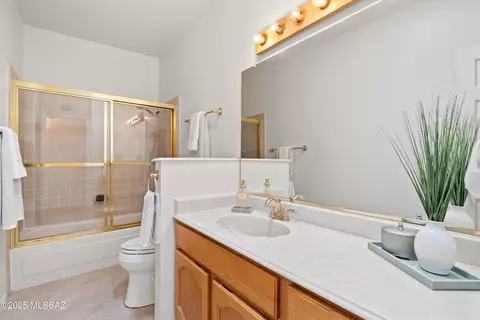 Bath - 8240 E Oneida Pl, Tucson, AZ 85715 photo 3 of 3