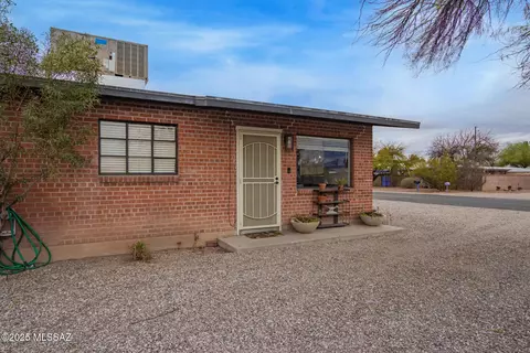 1887 N Linden Pl, Tucson, AZ 85712