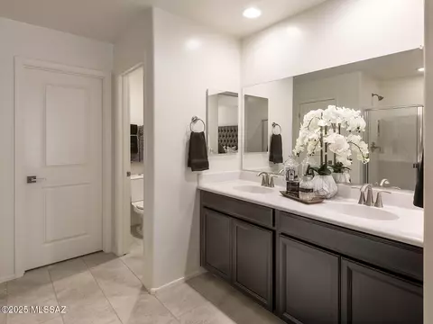 6919 W Star Garden Way, Tucson, AZ 85757