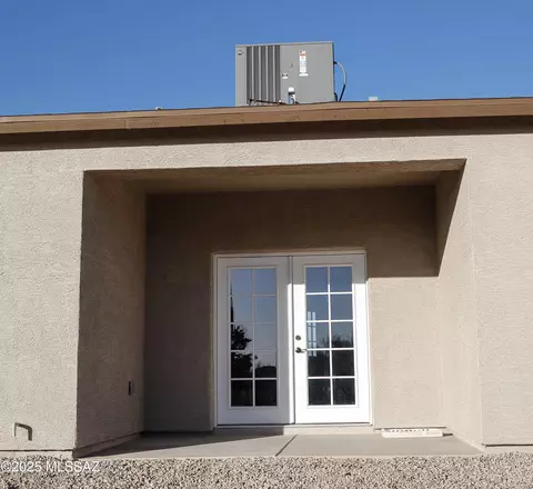 Exterior - 241 S Atlanta Pl, Vail, AZ 85641 photo 4 of 5