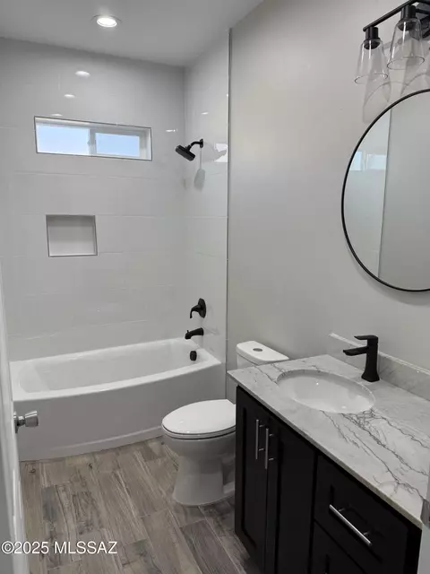 Bath - 241 S Atlanta Pl, Vail, AZ 85641 photo 1 of 5