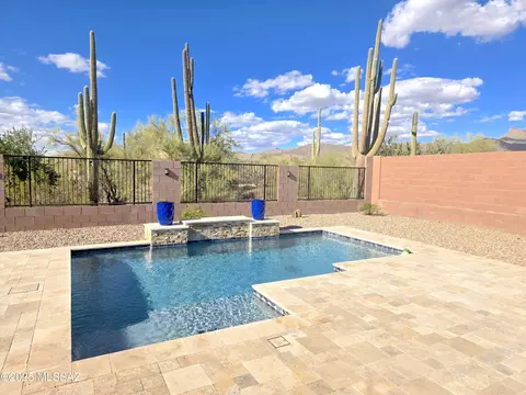 7720 W Laurel Ln, Marana, AZ 85658