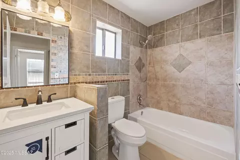 Bath - 700 E Bantam Rd, Tucson, AZ 85706 photo 2 of 4