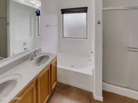 Bath - 8429 S Burien Rd, Tucson, AZ 85747 photo 1 of 3