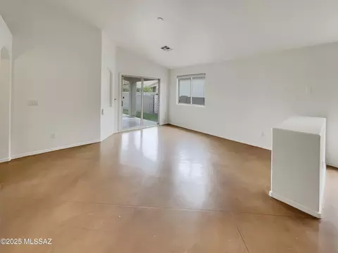 Living - 8429 S Burien Rd, Tucson, AZ 85747 photo 3 of 4