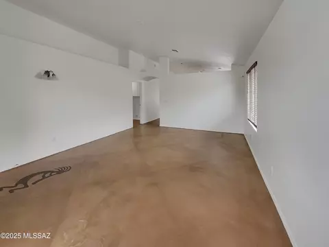 Living - 8429 S Burien Rd, Tucson, AZ 85747 photo 2 of 4