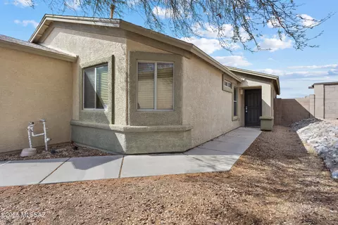 Exterior - 5989 E Chaucers Dr, Tucson, AZ 85756 photo 3 of 5