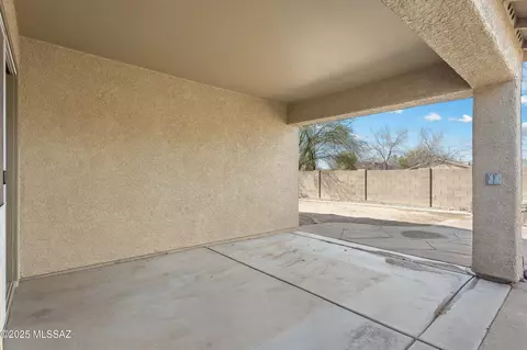 Exterior - 5989 E Chaucers Dr, Tucson, AZ 85756 photo 4 of 5
