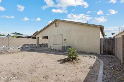 Other - 5989 E Chaucers Dr, Tucson, AZ 85756 photo 11 of 12
