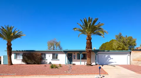 9521 E Myra Dr, Tucson, AZ 85730