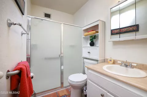 Bath - 9521 E Myra Dr, Tucson, AZ 85730 photo 3 of 3