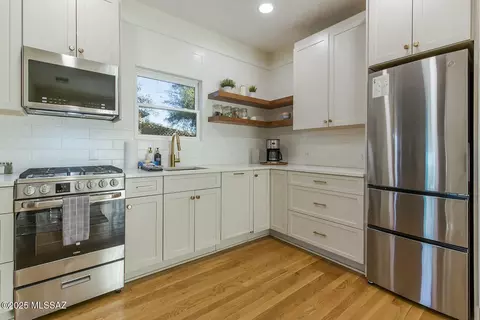 Kitchen - 424 E 16th St, Tucson, AZ 85701 photo 2 of 4