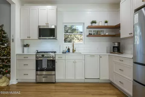 Kitchen - 424 E 16th St, Tucson, AZ 85701 photo 1 of 4