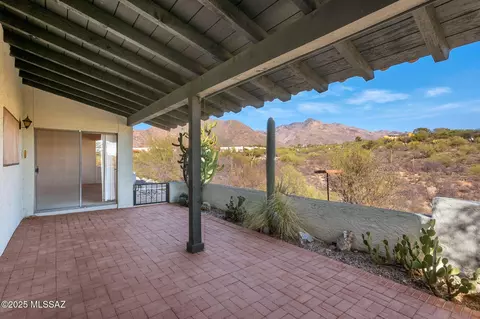 7502 N Desert Tree Dr, Tucson, AZ 85704