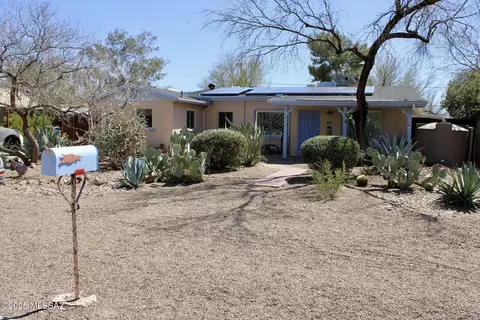 2542 E Blacklidge Dr, Tucson, AZ 85716