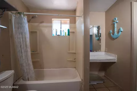 Bath - 2045 E 33rd St, Tucson, AZ 85713 photo 2 of 2