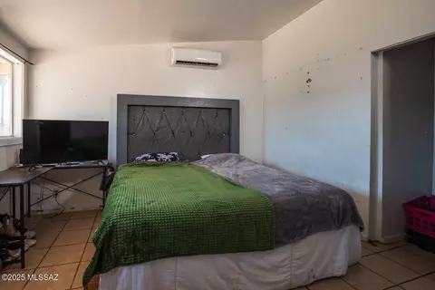 Bedroom - 2045 E 33rd St, Tucson, AZ 85713 photo 1 of 2