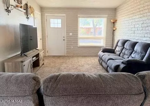 103 E Avenue I, San Manuel, AZ 85631