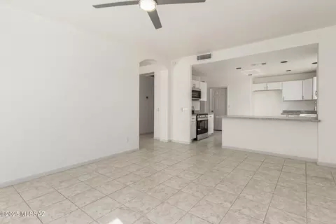 Living - 64685 E Drifter Dr, Saddlebrooke, AZ 85739 photo 6 of 9