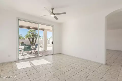 Living - 64685 E Drifter Dr, Saddlebrooke, AZ 85739 photo 4 of 9