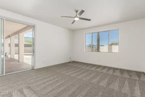 Living - 64685 E Drifter Dr, Saddlebrooke, AZ 85739 photo 9 of 9